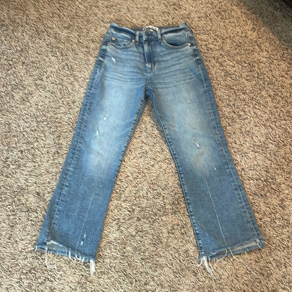 Women’s Daze jeans size 27 like new.